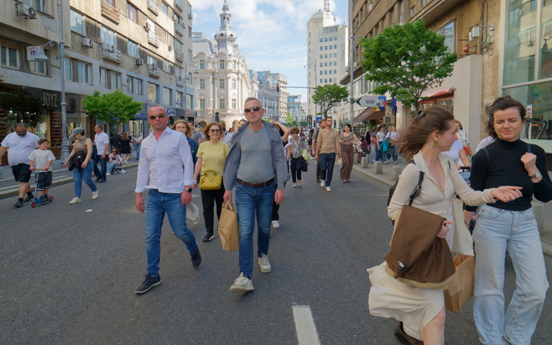 12 - A pedestrianized street festival known as Străzi Deschise – București, Promenadă urbană